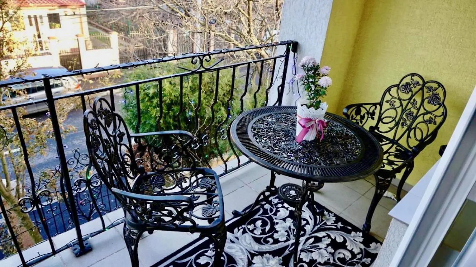 Luxurious Villa With Lush Garden And Huge Terrace Near Herastrau Park Bucureşti 0*,