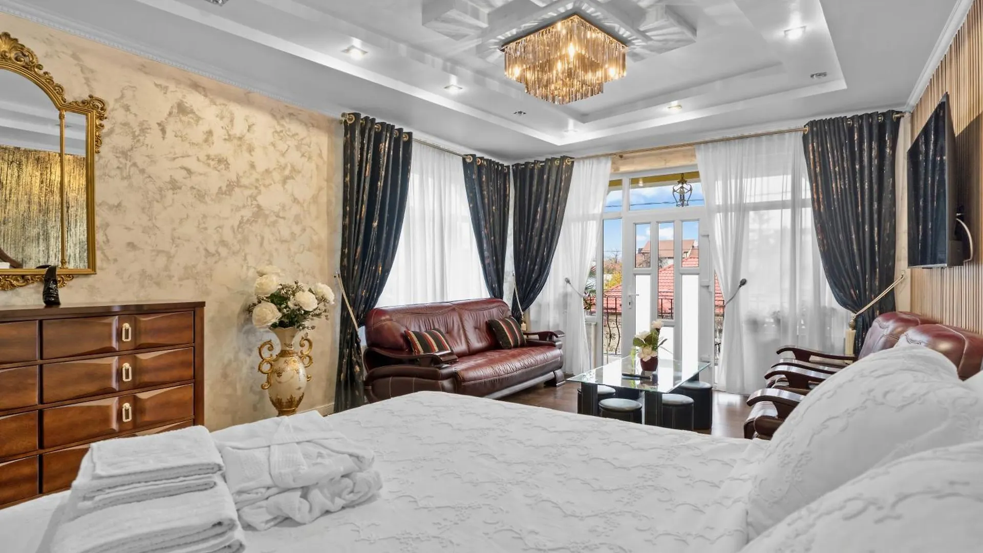 Apartament Luxurious Villa With Lush Garden And Huge Terrace Near Herastrau Park Bucureşti